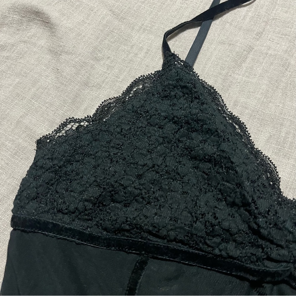 Kimchi Blue Urban Outfitters Black Lace Camisole Size Medium sexy club festival - Picture 3 of 7